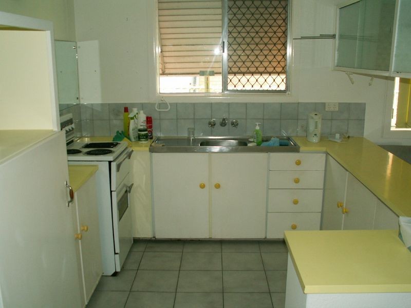 15 Dawn Parade, Miami QLD 4220