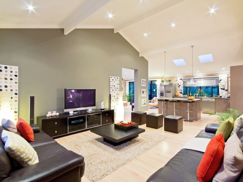 106 K P McGrath Drive, Elanora QLD 4221