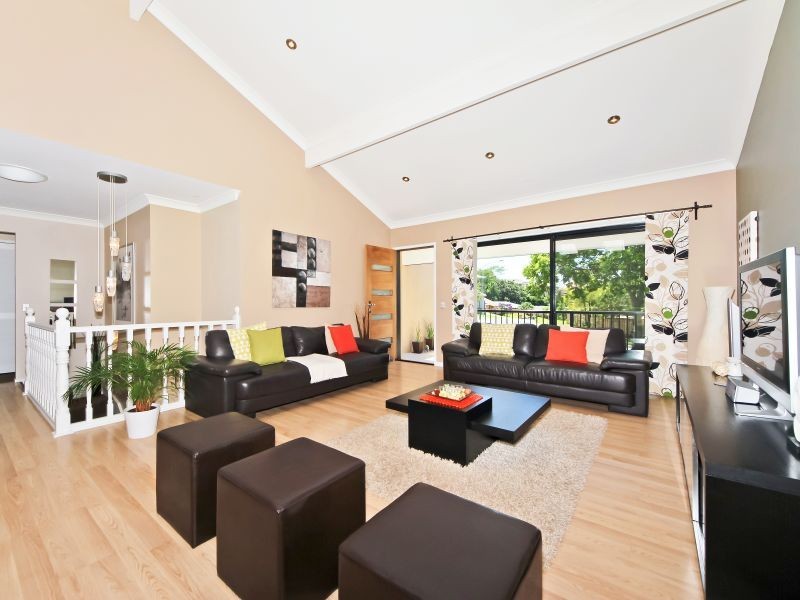 106 K P McGrath Drive, Elanora QLD 4221