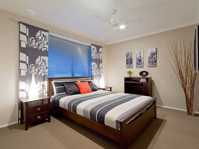 106 K P McGrath Drive, Elanora QLD 4221