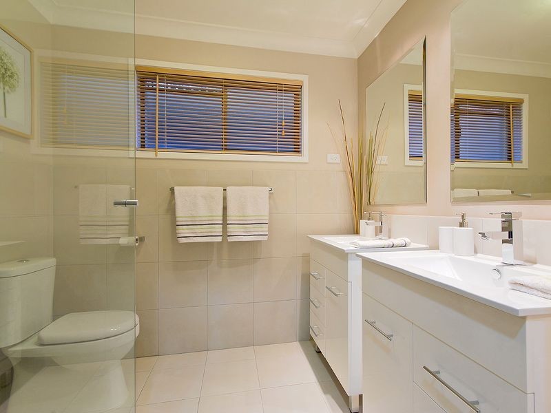 106 K P McGrath Drive, Elanora QLD 4221