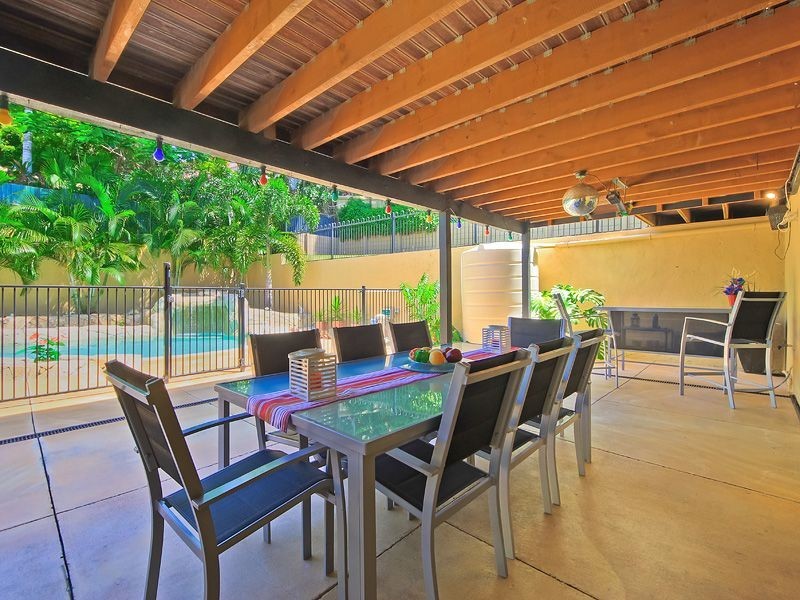 106 K P McGrath Drive, Elanora QLD 4221