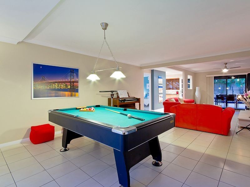 106 K P McGrath Drive, Elanora QLD 4221