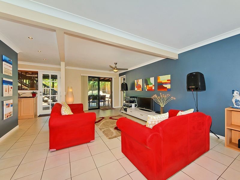 106 K P McGrath Drive, Elanora QLD 4221