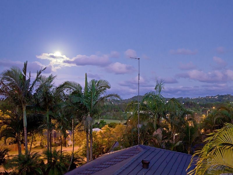 106 K P McGrath Drive, Elanora QLD 4221