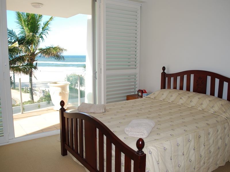 202/2 Tomewin st, Currumbin QLD 4223