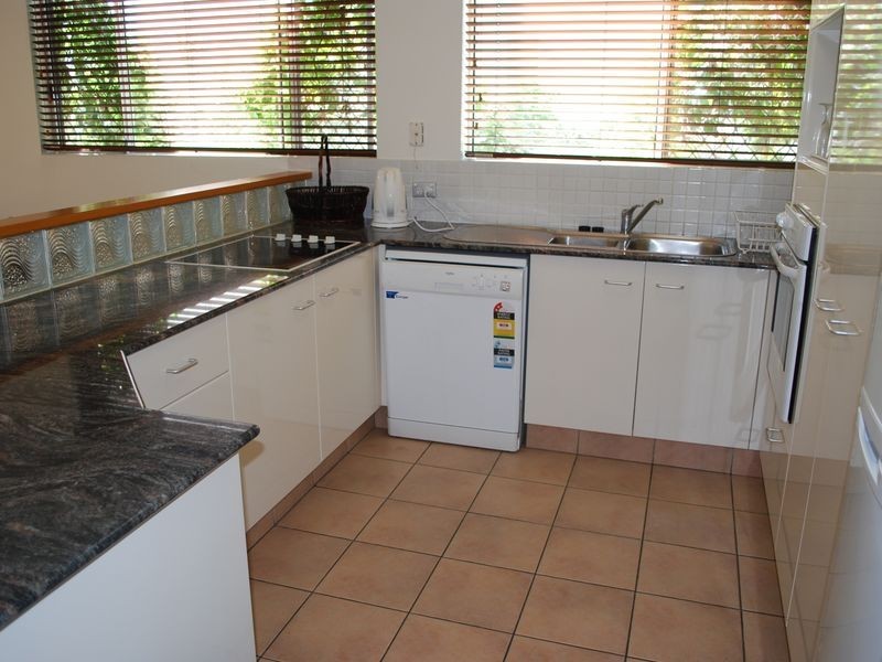 1/6 Tomewin St, Currumbin QLD 4223