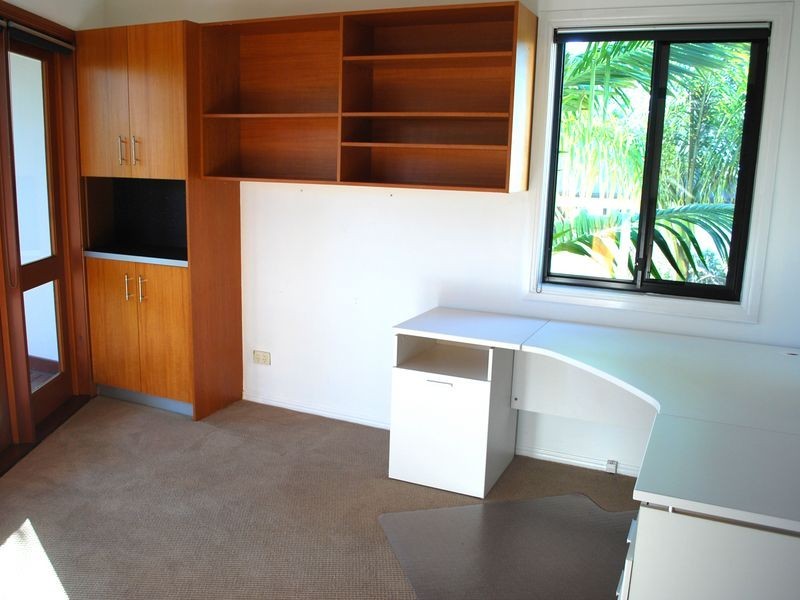 54 Angelica St, Elanora QLD 4221