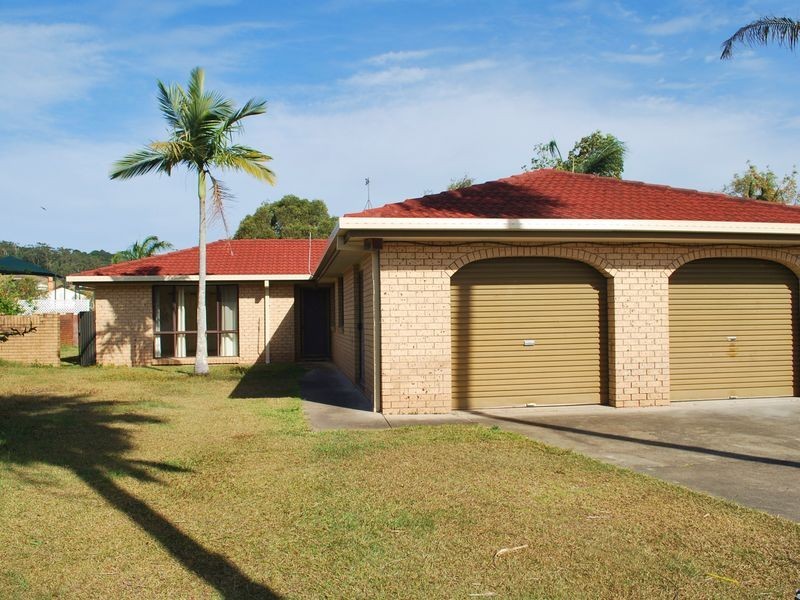 4 Clives Circuit, Currumbin Waters QLD 4223
