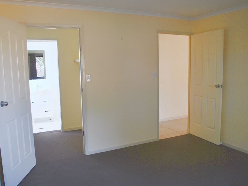 4 Clives Circuit, Currumbin Waters QLD 4223