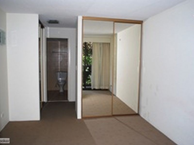 6D/828 Pacific Parade, Currumbin QLD 4223