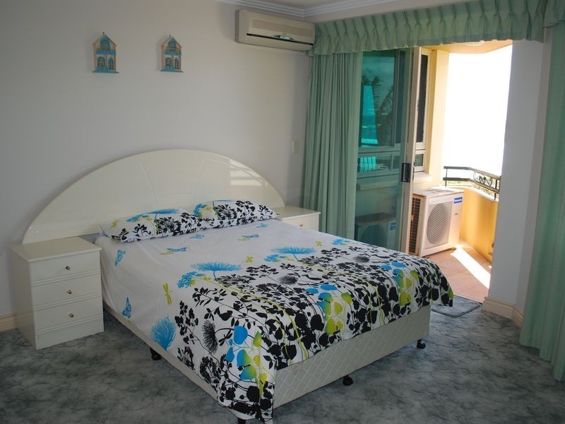 4/305 Golden Four Drive, Bilinga QLD 4225