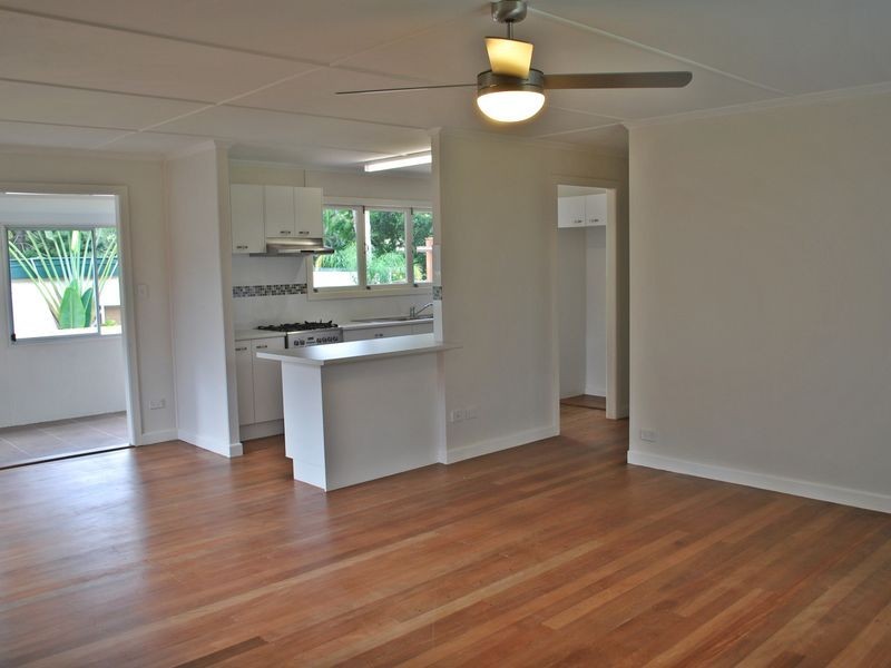 484 Currumbin Creek Rd, Currumbin QLD 4223