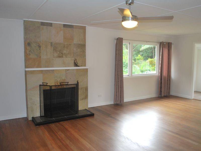 484 Currumbin Creek Rd, Currumbin QLD 4223