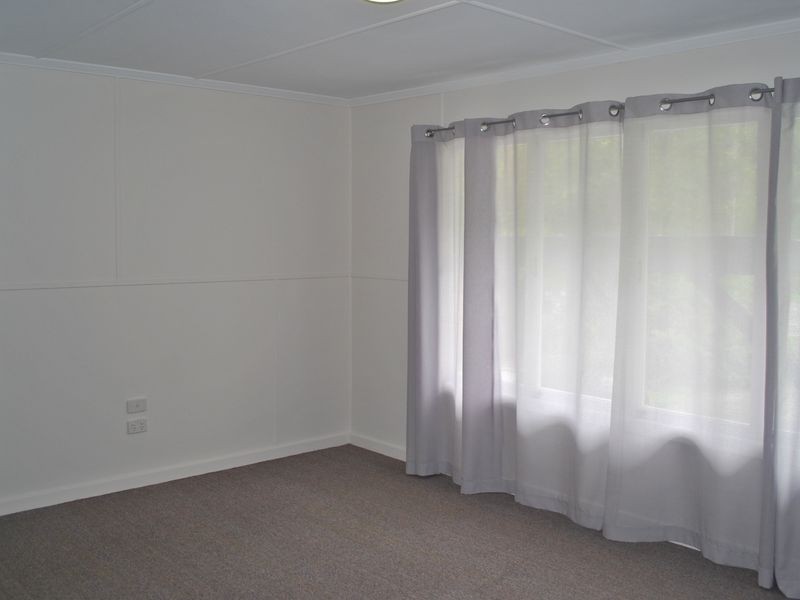484 Currumbin Creek Rd, Currumbin QLD 4223