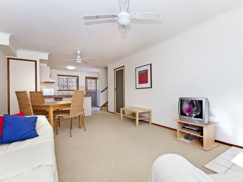 Unit 2/6 Weeumba street, Currumbin QLD 4223