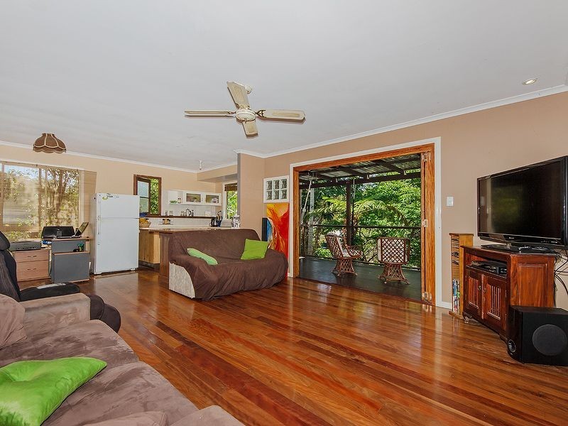 8 Regent Street, Currumbin QLD 4223