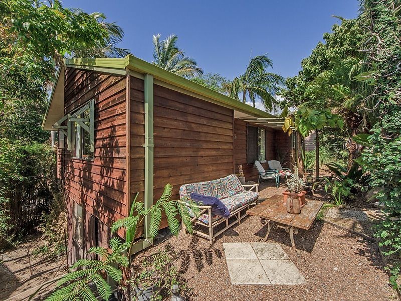 8 Regent Street, Currumbin QLD 4223