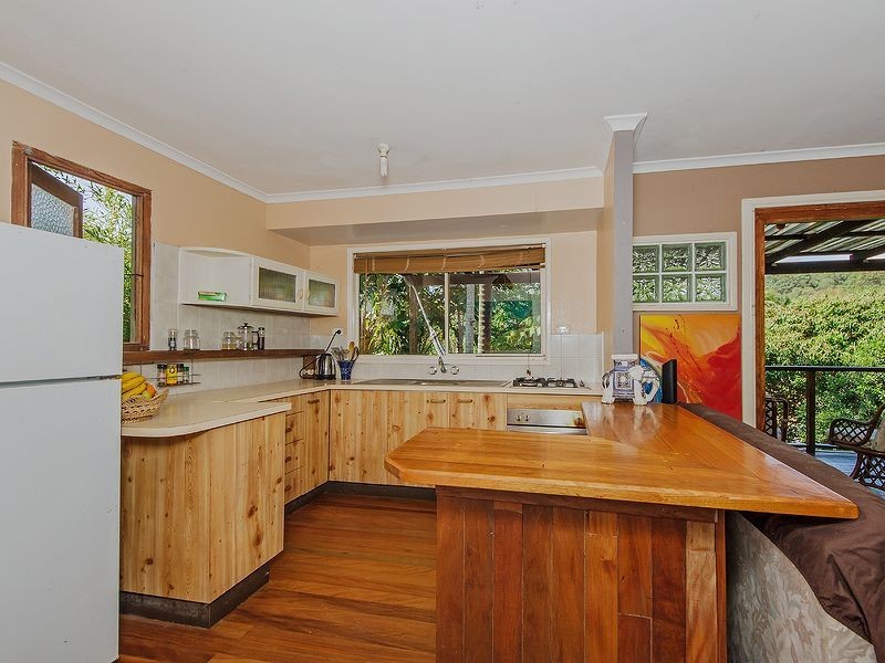 8 Regent Street, Currumbin QLD 4223