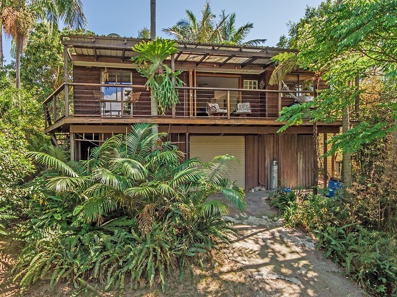 8 Regent Street, Currumbin QLD 4223