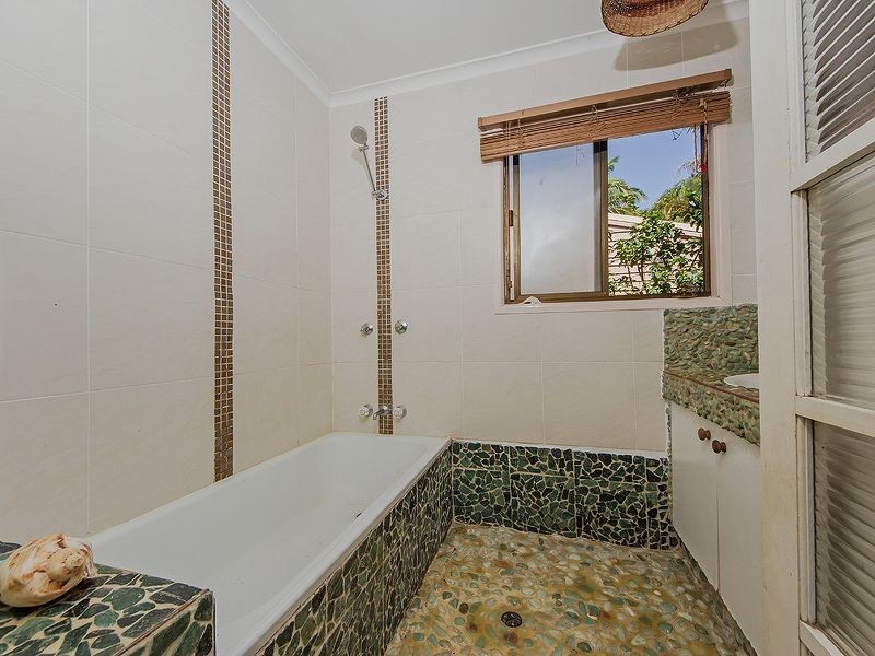 8 Regent Street, Currumbin QLD 4223