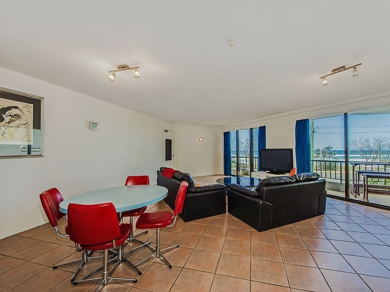 W4/828 Pacific Parade, Currumbin QLD 4223