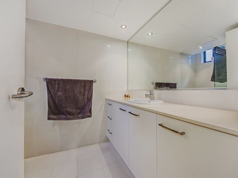 W4/828 Pacific Parade, Currumbin QLD 4223