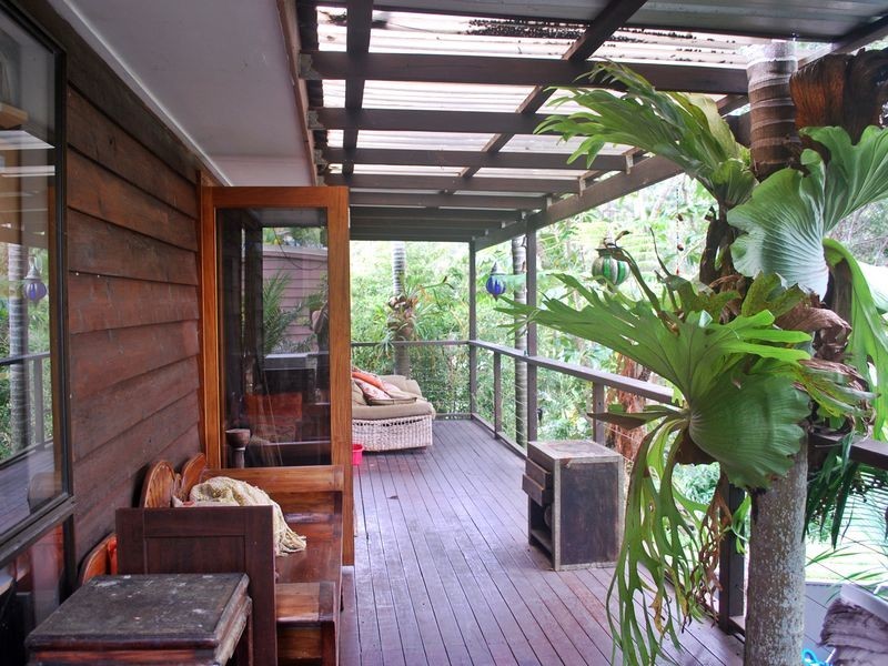 8 REGENT ST, Currumbin QLD 4223