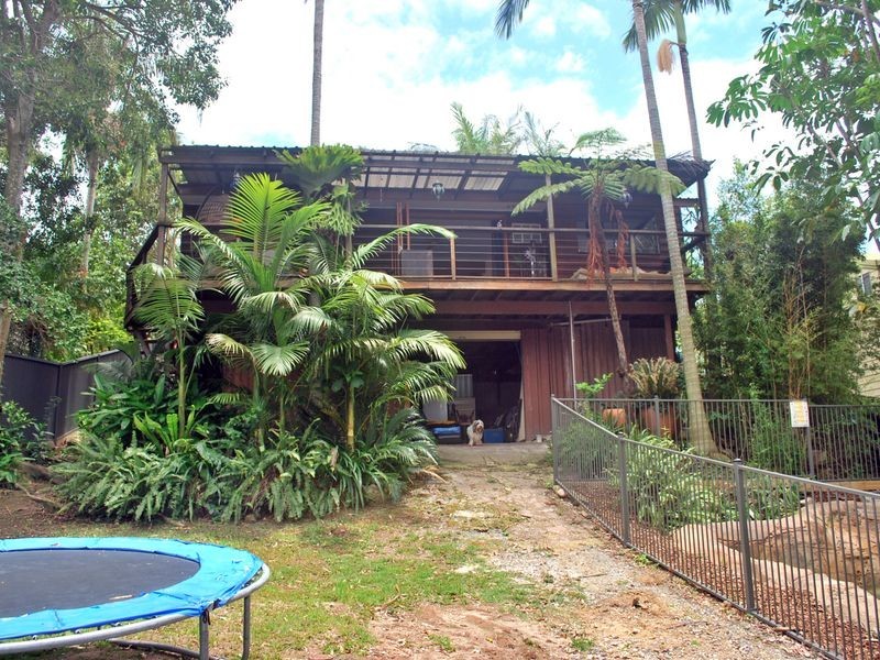 8 REGENT ST, Currumbin QLD 4223