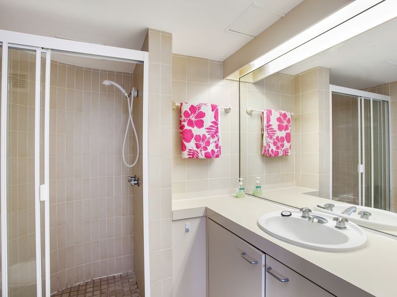 6J/828 Pacific Parade, Currumbin QLD 4223