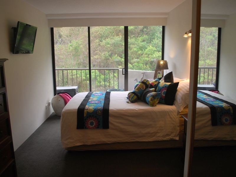 8H/828 Pacific Parade, Currumbin QLD 4223