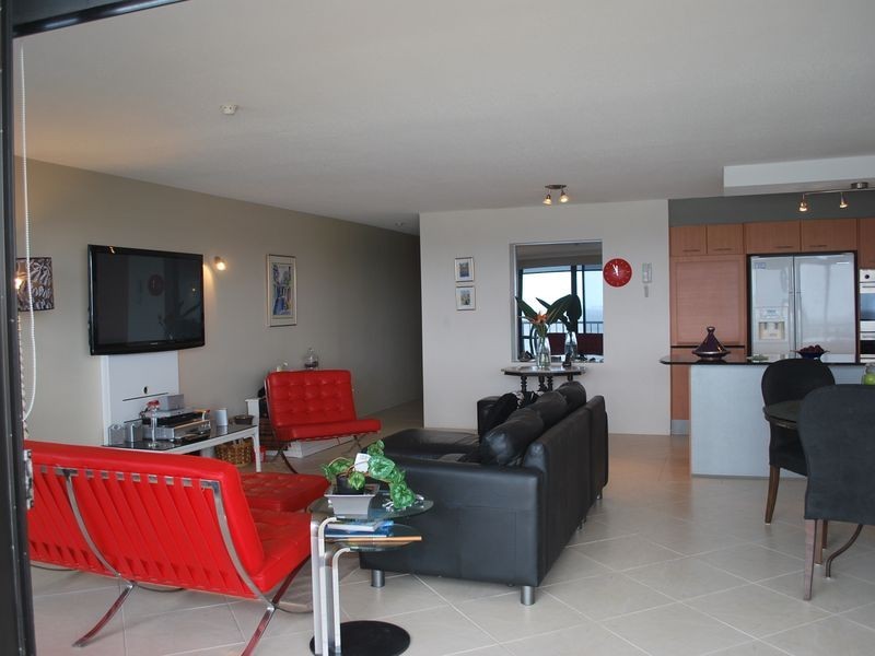 8H/828 Pacific Parade, Currumbin QLD 4223