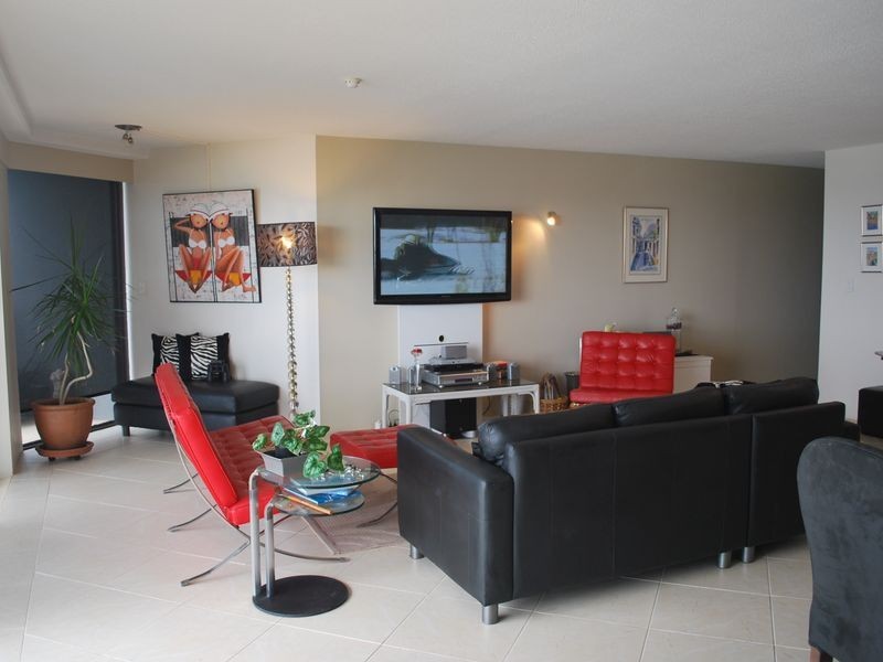 8H/828 Pacific Parade, Currumbin QLD 4223