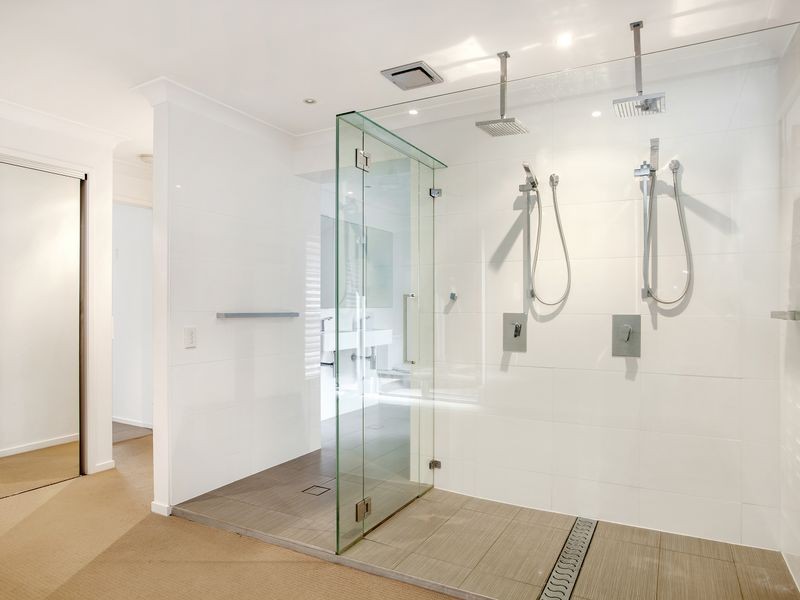 4 Vucas Court, Currumbin Waters QLD 4223
