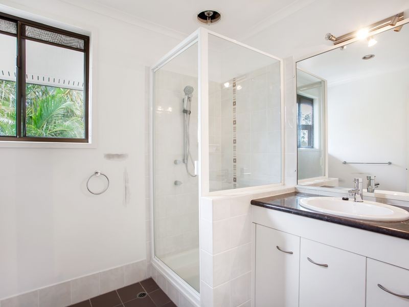 4 Vucas Court, Currumbin Waters QLD 4223