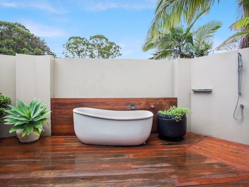 4 Vucas Court, Currumbin Waters QLD 4223