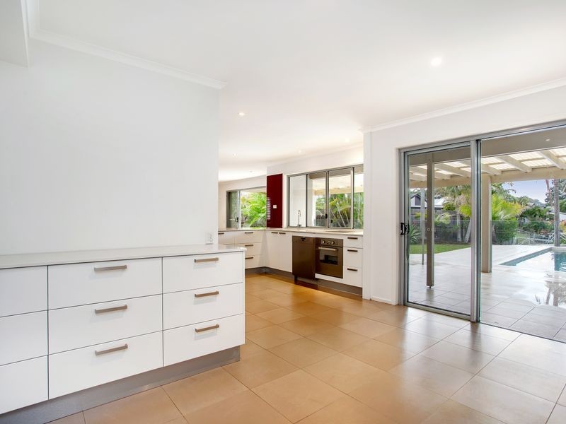4 Vucas Court, Currumbin Waters QLD 4223