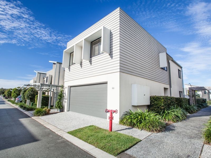 101/2 Inland Drive, Tugun QLD 4224
