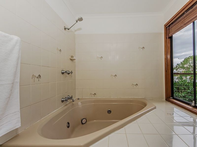 11 Walsh Street, Currumbin QLD 4223