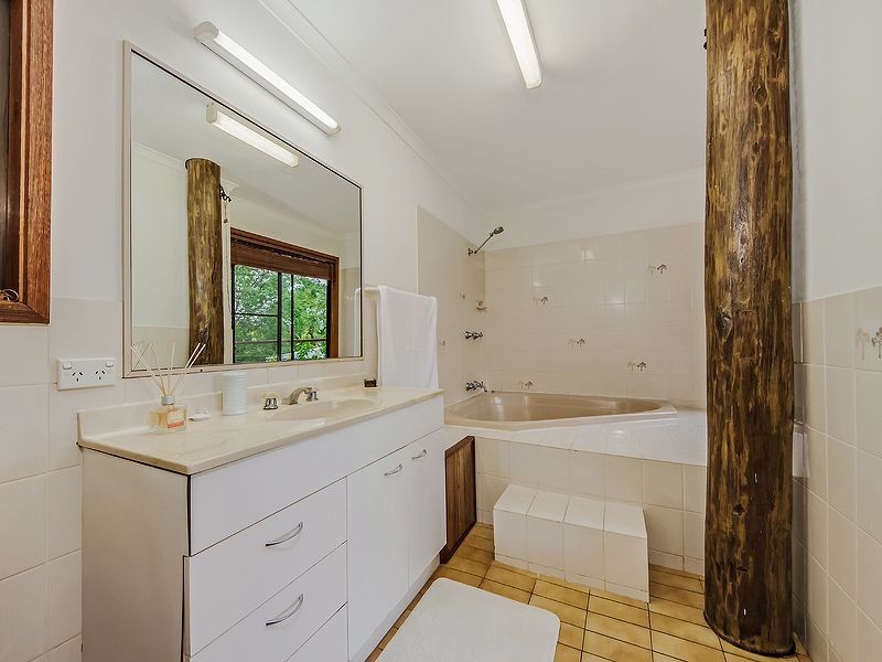 11 Walsh Street, Currumbin QLD 4223