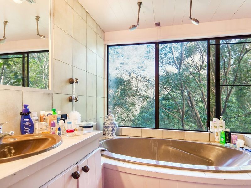 184-186 Guineas Creek Road, Currumbin Waters QLD 4223