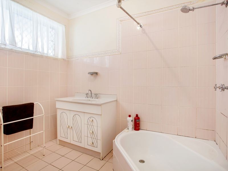 5 Larentia Street, Currumbin Waters QLD 4223