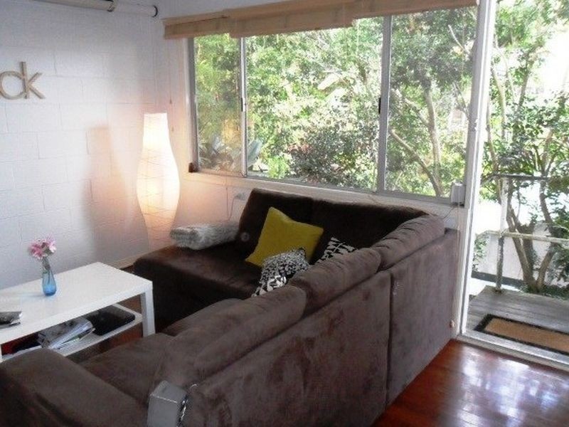 2/8 Westview Road, Currumbin QLD 4223