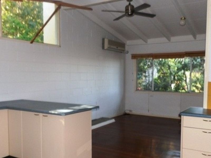 2/8 Westview Road, Currumbin QLD 4223