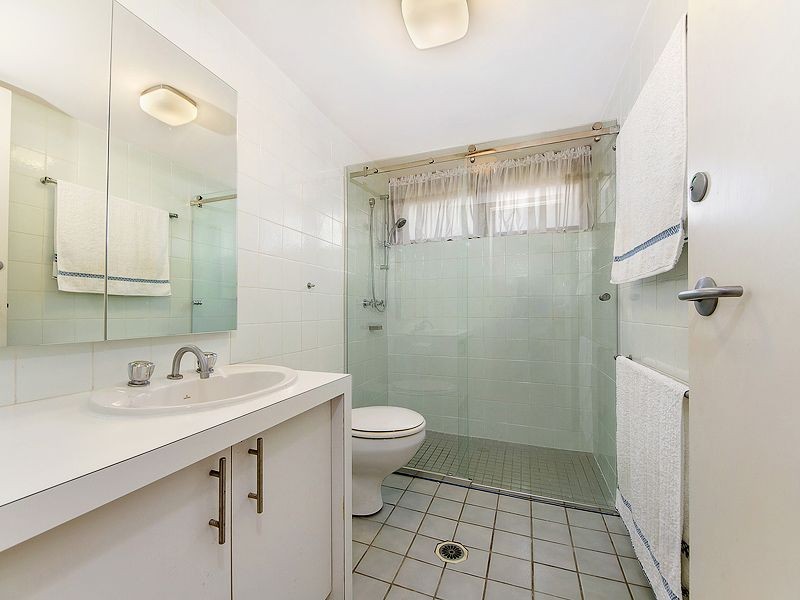 2/794 Pacific Parade, Currumbin QLD 4223