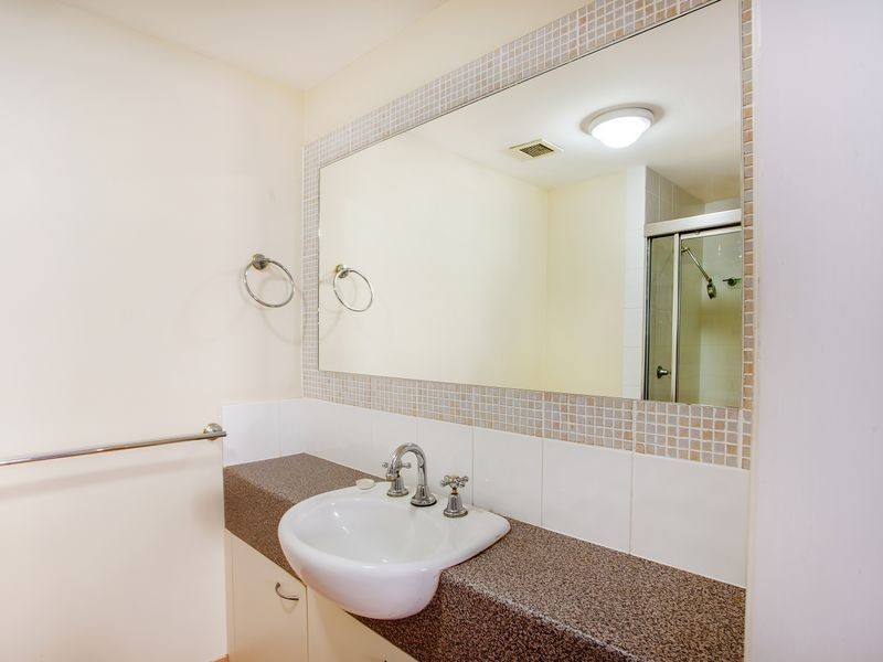 2/6 Rutledge Street, Coolangatta QLD 4225