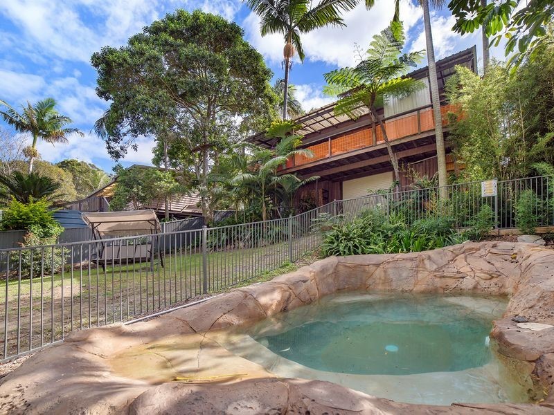 8 Regent Street, Currumbin QLD 4223