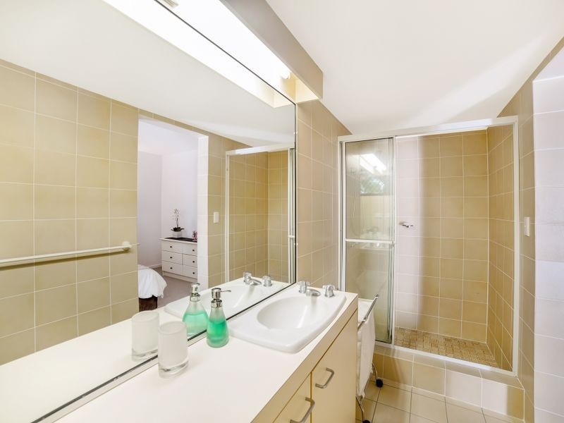 1C/828 Pacific Parade, Currumbin QLD 4223
