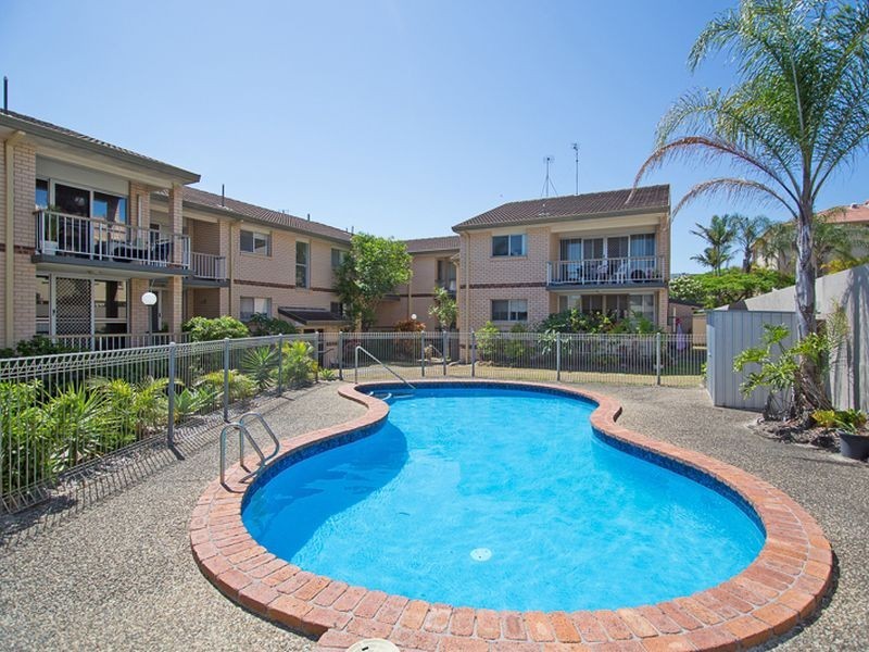 1/5 Christine Avenue, Miami QLD 4220