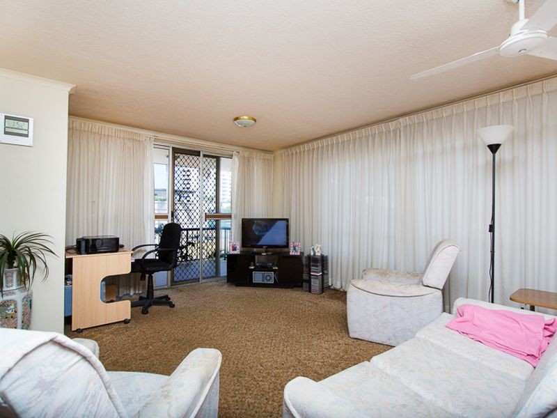 1/5 Christine Avenue, Miami QLD 4220